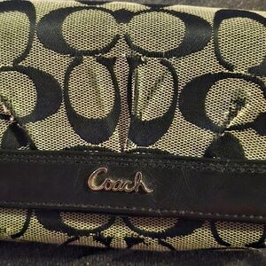 Coach Signature Black and Light Khaki (Almost Grey) Wallet